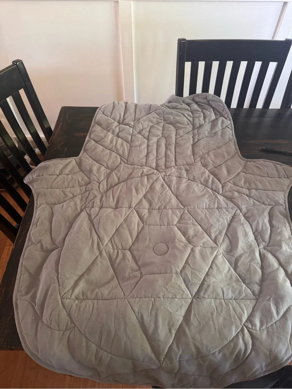 Quilted Gray Throw Blanket — Plush Geometric Comfort